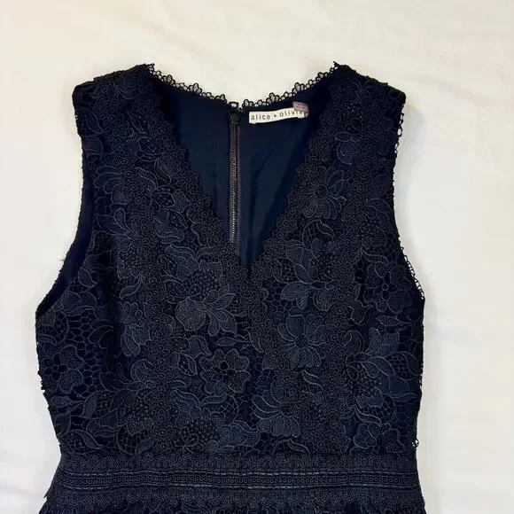 Alice + Olivia Lennon V-Neck Black Lace Mini Cocktail Dress Women's 4 Scalloped - Picture 7 of 16